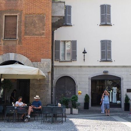 Alloggio Del 1400 Nel Cuore Del Centro Storico A 2 Min Dal Porto E Con 2 Bici Gratuite كومو المظهر الخارجي الصورة