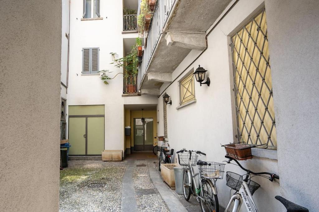 Alloggio Del 1400 Nel Cuore Del Centro Storico A 2 Min Dal Porto E Con 2 Bici Gratuite كومو المظهر الخارجي الصورة