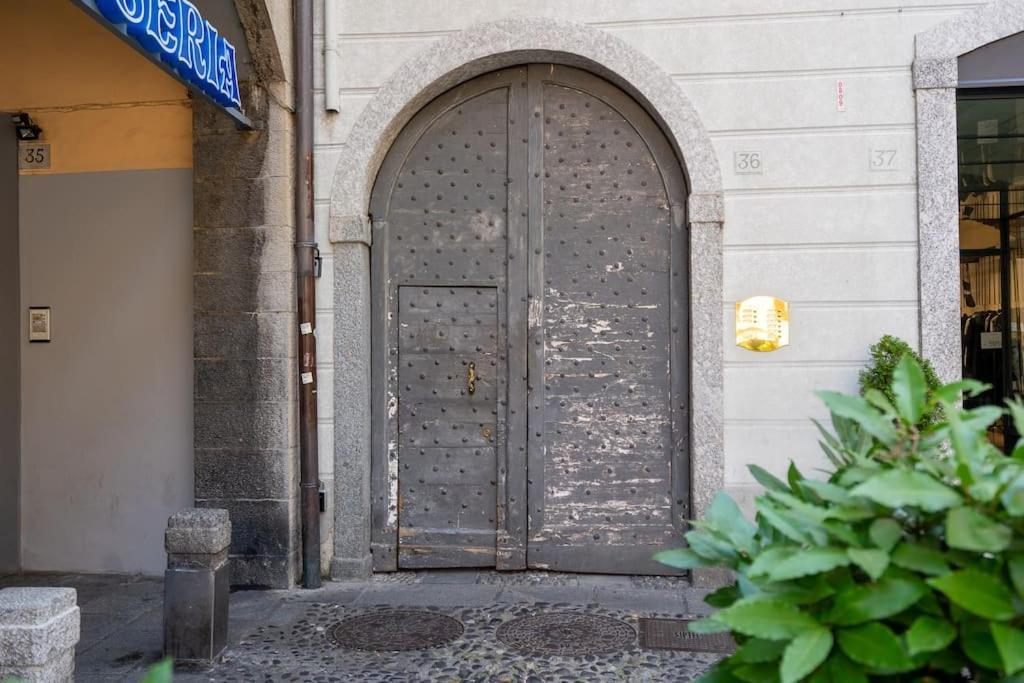 Alloggio Del 1400 Nel Cuore Del Centro Storico A 2 Min Dal Porto E Con 2 Bici Gratuite كومو المظهر الخارجي الصورة