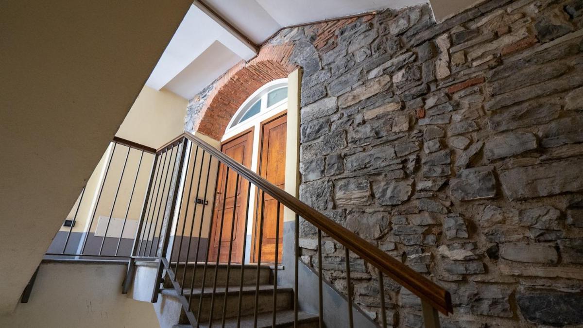 Alloggio Del 1400 Nel Cuore Del Centro Storico A 2 Min Dal Porto E Con 2 Bici Gratuite كومو المظهر الخارجي الصورة